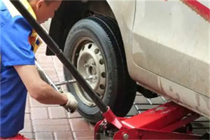 源汇区附近拖车24小时服务热线电话