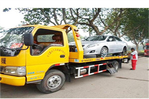 源汇区附近24小时汽车拖车服务热线
